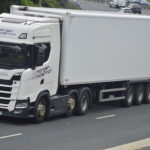 حماية كاملة لبضائعك أثناء الشحن إلى السعودية