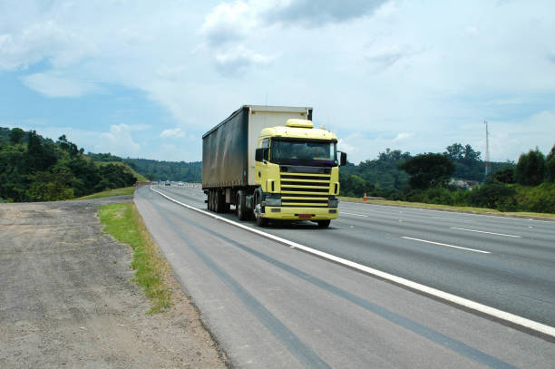 شحن سياراتك بأمان وراحة: استمتع بخدمات شحن سيارات ممتازة من مصر للسعودية!