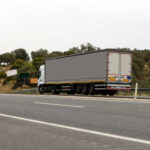 تتبع شحناتك: راقب مسار بضائعك في أي وقت ومكان من مصر إلى السعودية