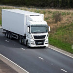 شحن الأثاث والمستلزمات المنزلية إلى السعودية: بسهولة وبدون أي ضرر شحن البضائع إلى السعودية: كل ما تريد معرفته